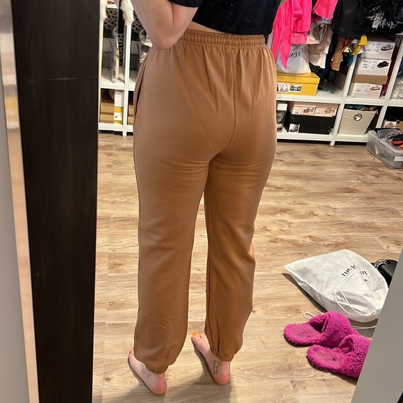 Pretty Little Thing Tan High Waist Wax Toggle Joggers - Picture 13 of 14